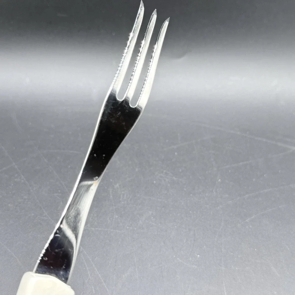 CUTCO 1726 Turning Fork White Pearl Handle 11